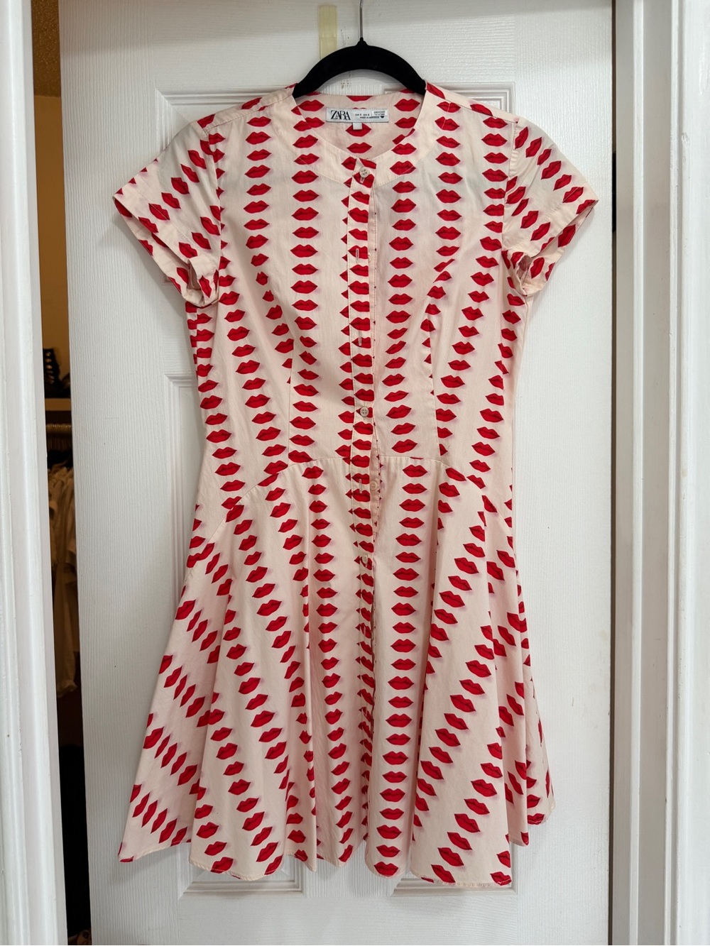 Zara Red Lip Print Fit & Flare Dress - Cream Short Sleeve Sz S